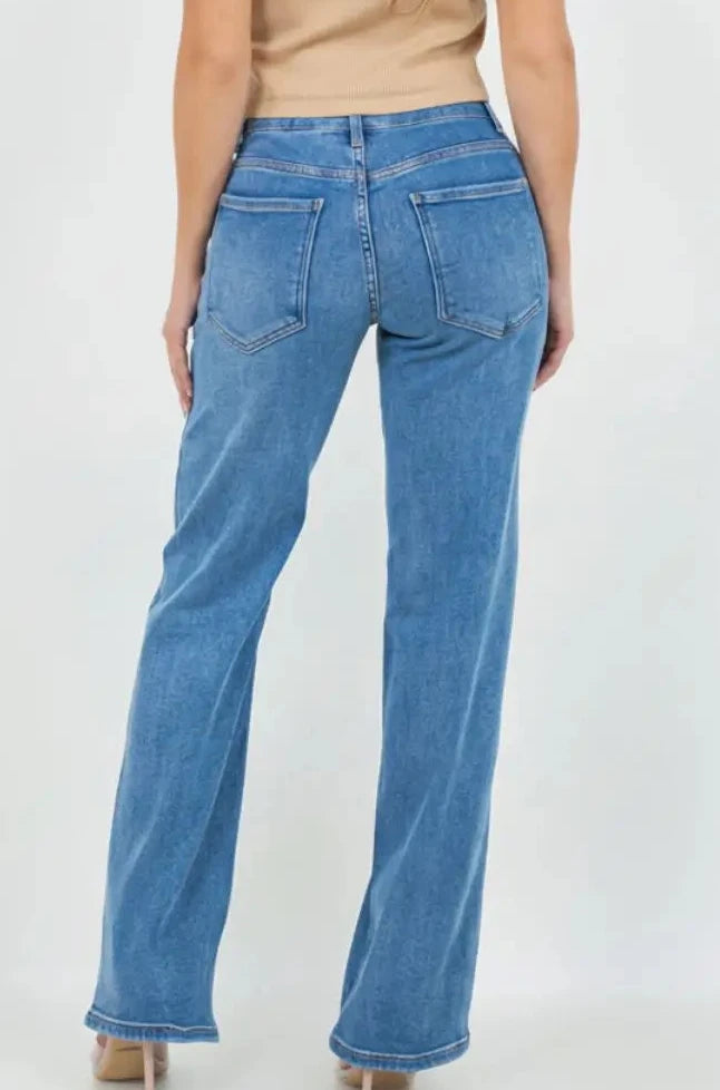 Lola Straight Cut Butt Lifting